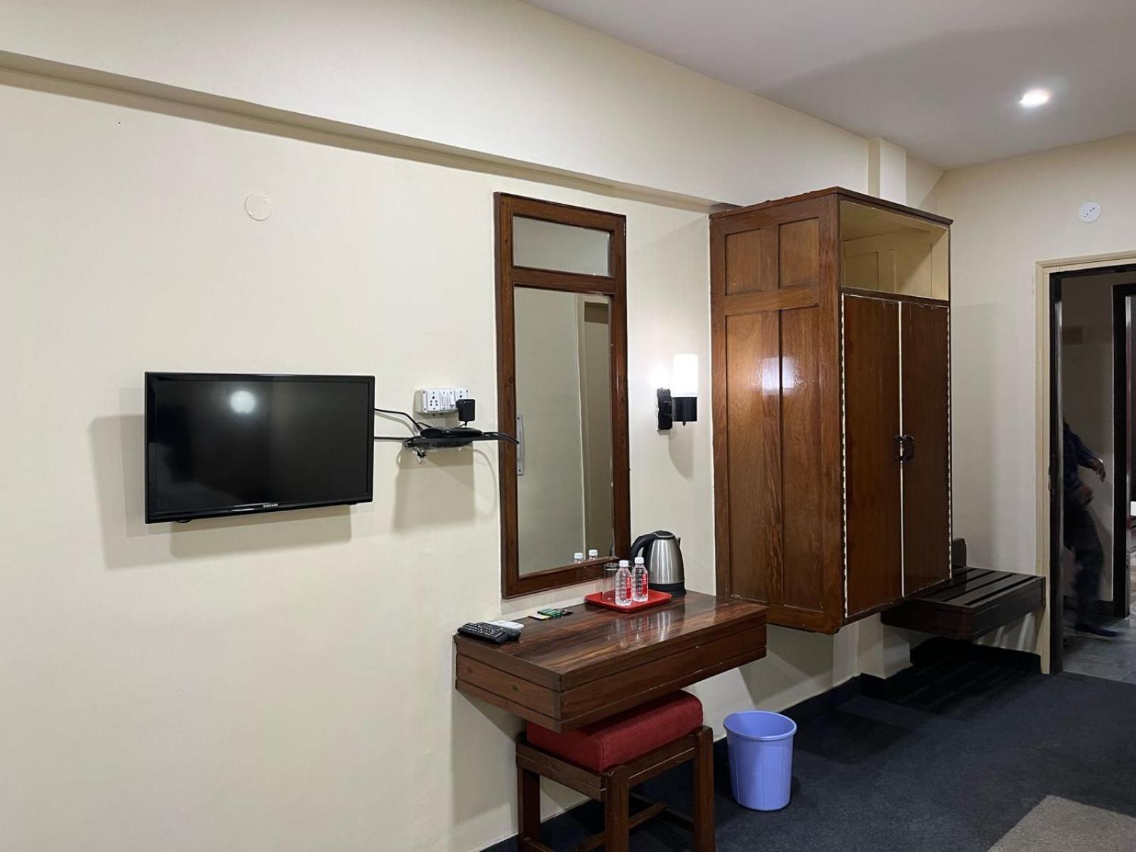 Gautam Hotel Varanasi Exterior photo
