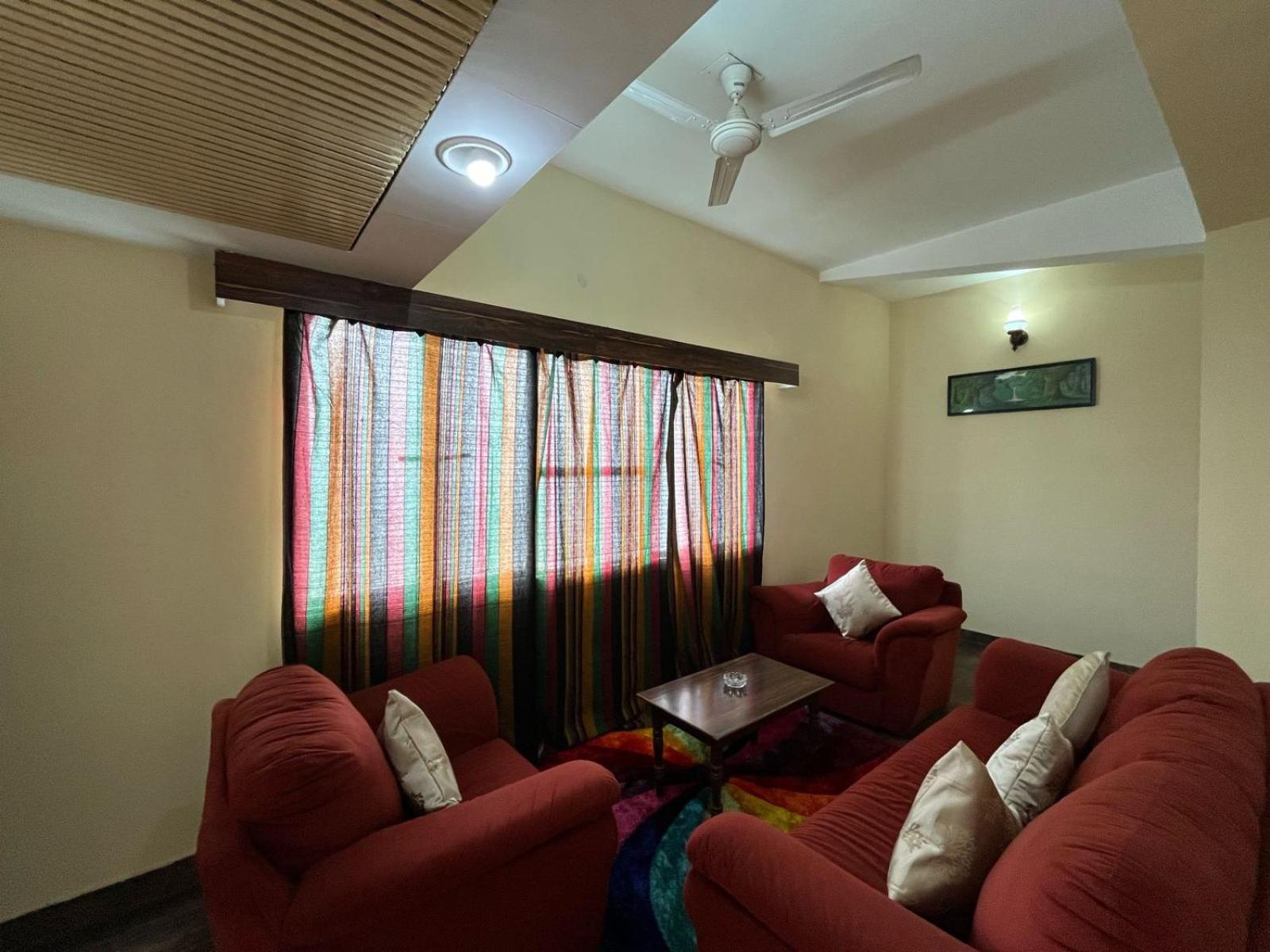 Gautam Hotel Varanasi Exterior photo