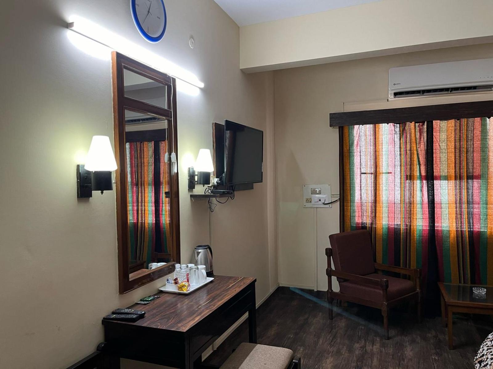 Gautam Hotel Varanasi Exterior photo