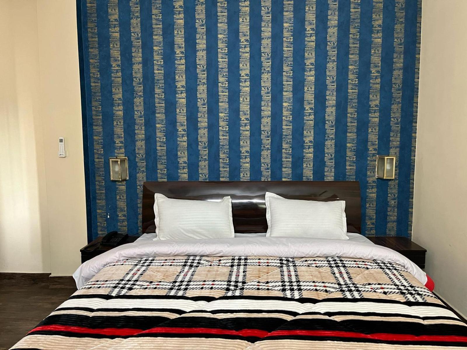 Gautam Hotel Varanasi Exterior photo