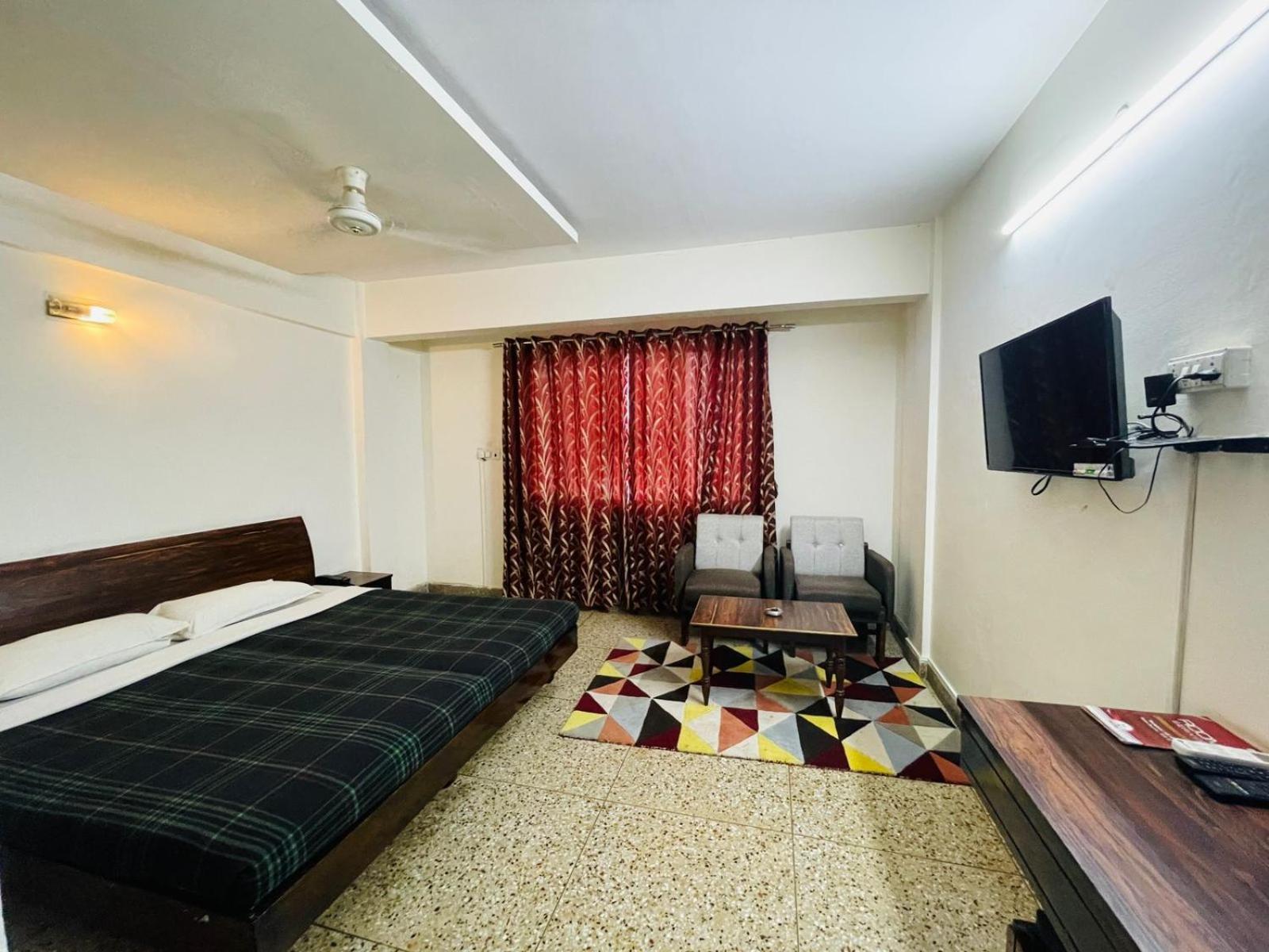 Gautam Hotel Varanasi Exterior photo