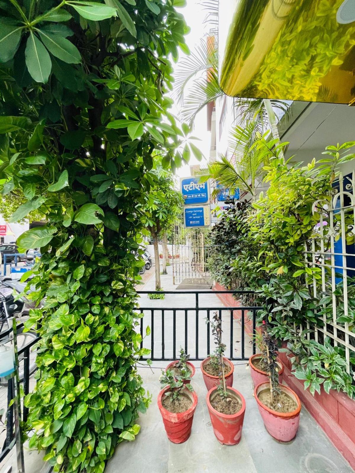 Gautam Hotel Varanasi Exterior photo