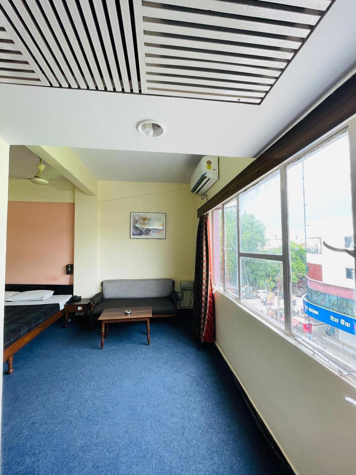 Gautam Hotel Varanasi Exterior photo