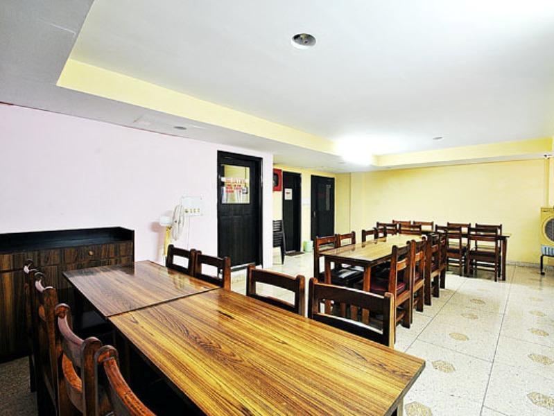 Gautam Hotel Varanasi Exterior photo